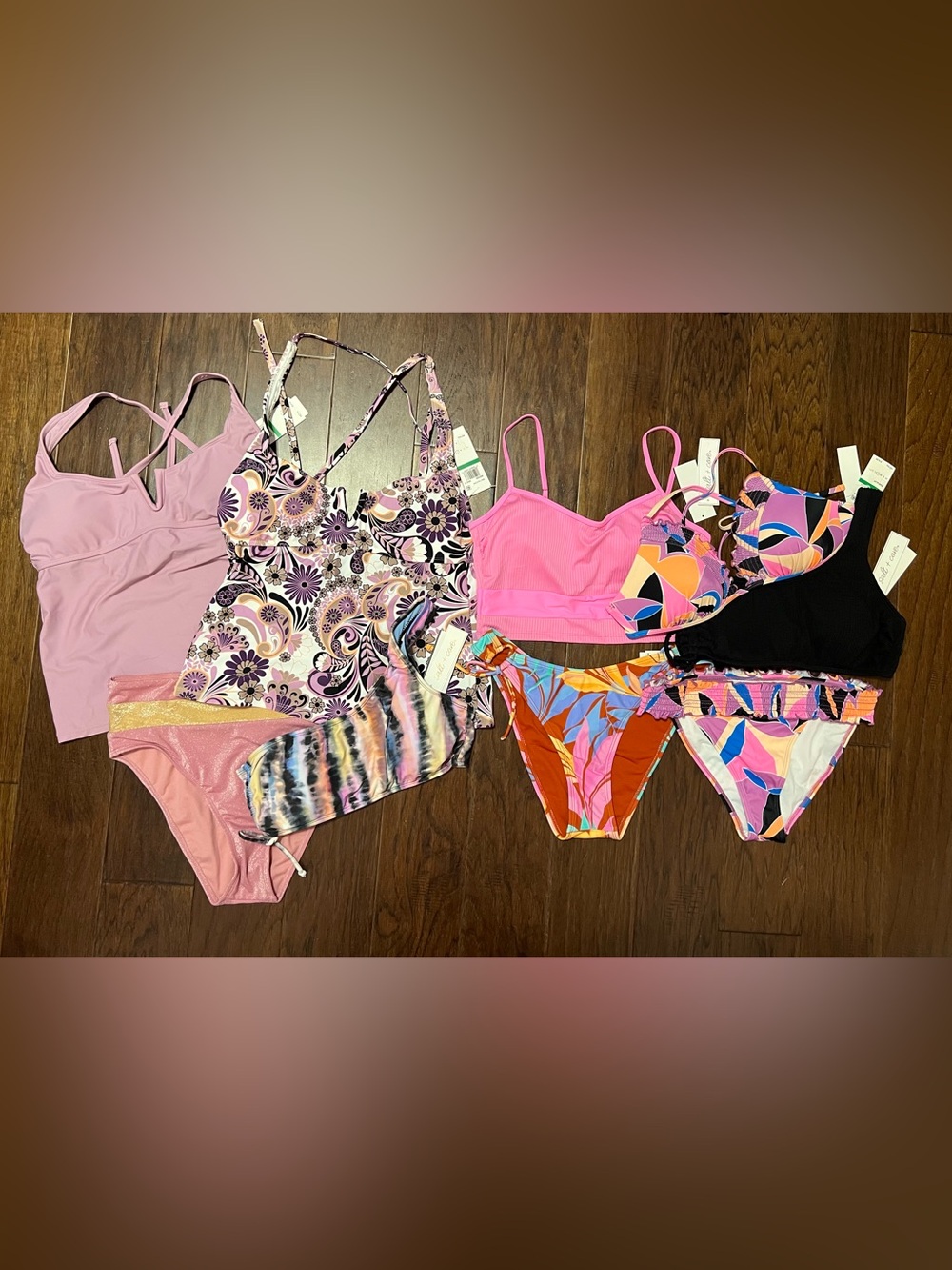 Lot of 9 Pieces Salt + Cove 
Swimwear Mix & Match Large 
New  MSRP $230 LP2